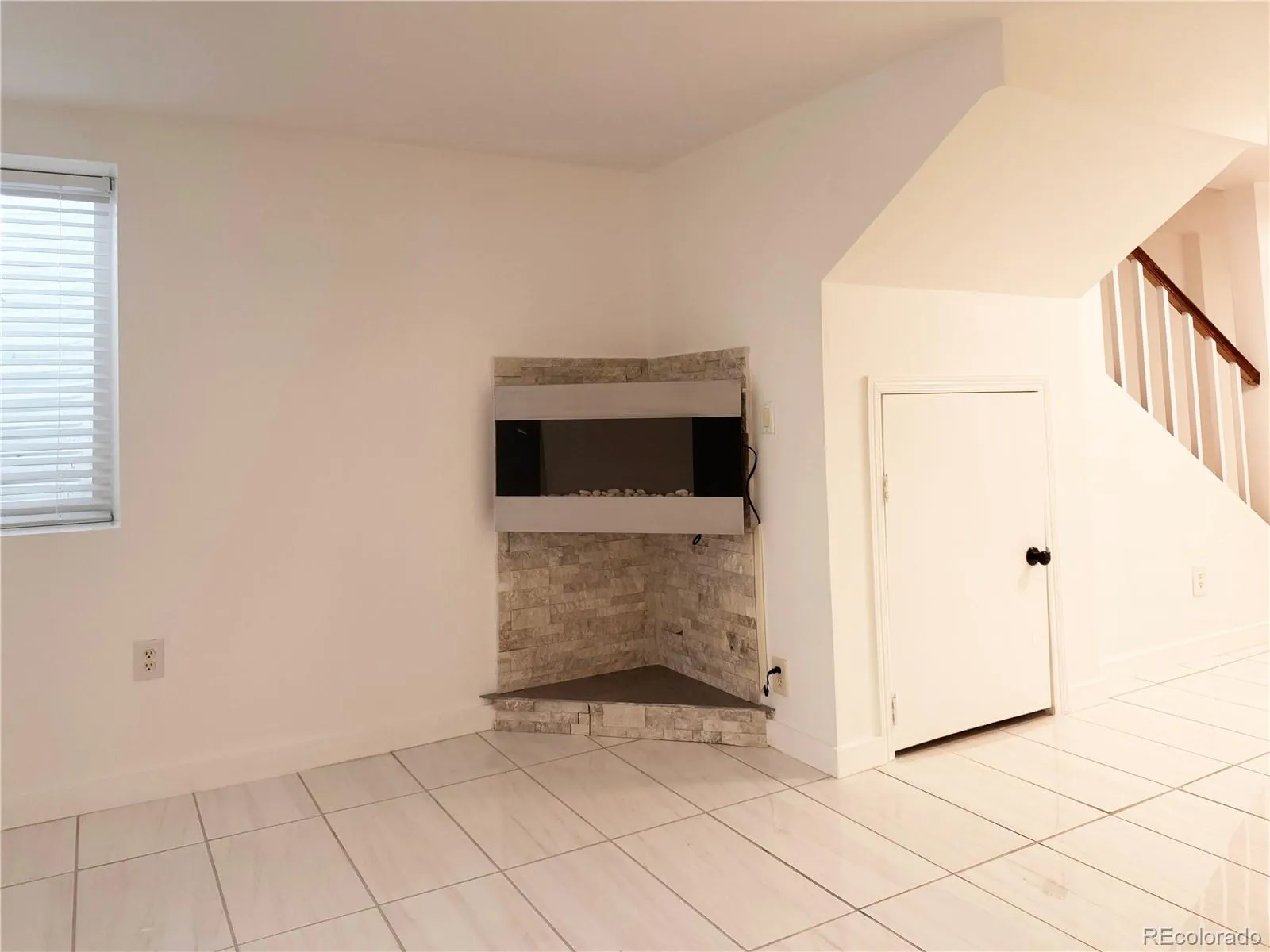 3709 S Mission Parkway Aurora CO 80013 MLS #REC5194524 05092026030617 1600 33