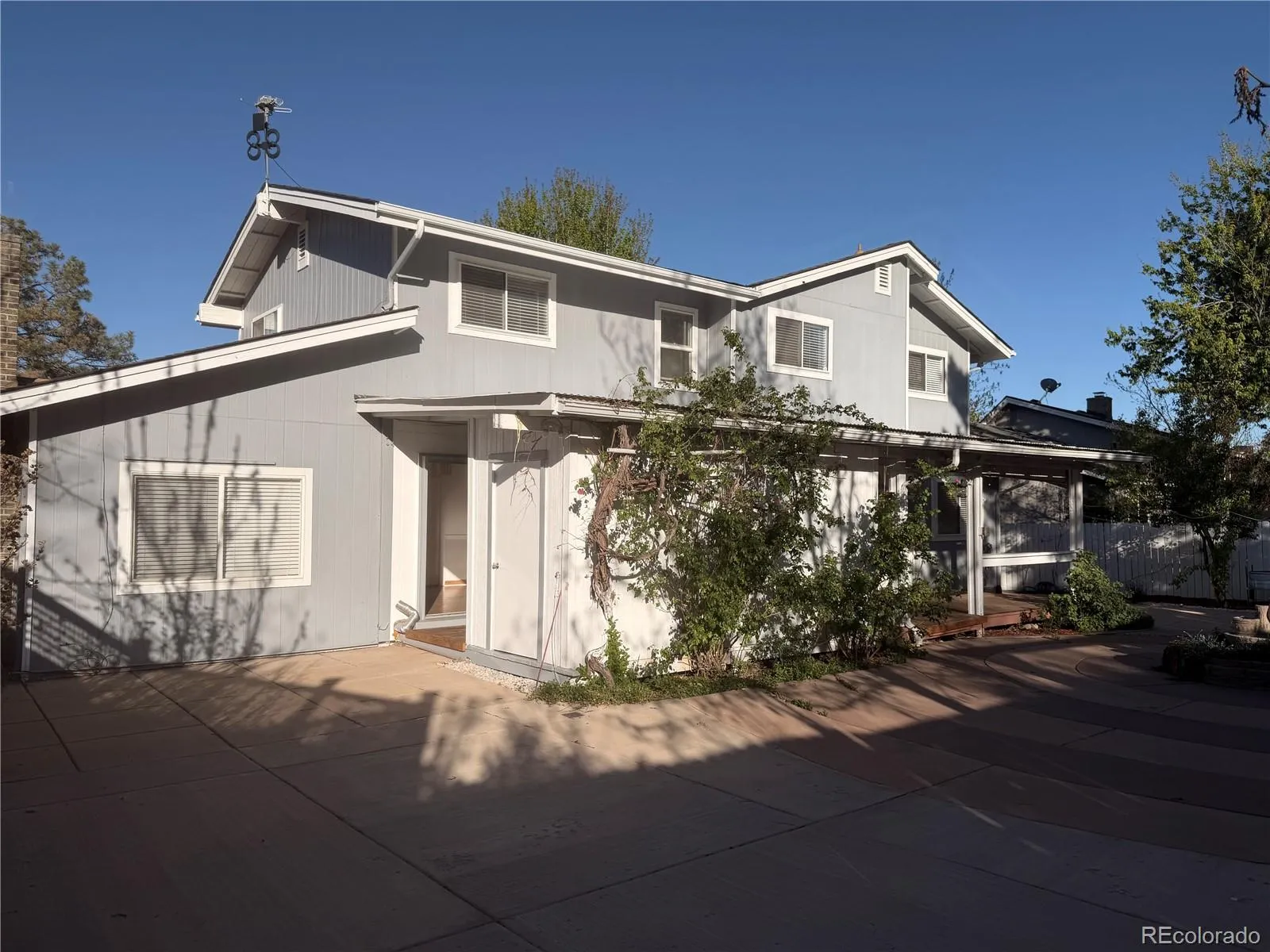 3709 S Mission Parkway Aurora CO 80013 MLS #REC5194524 05092026030617 1600 40