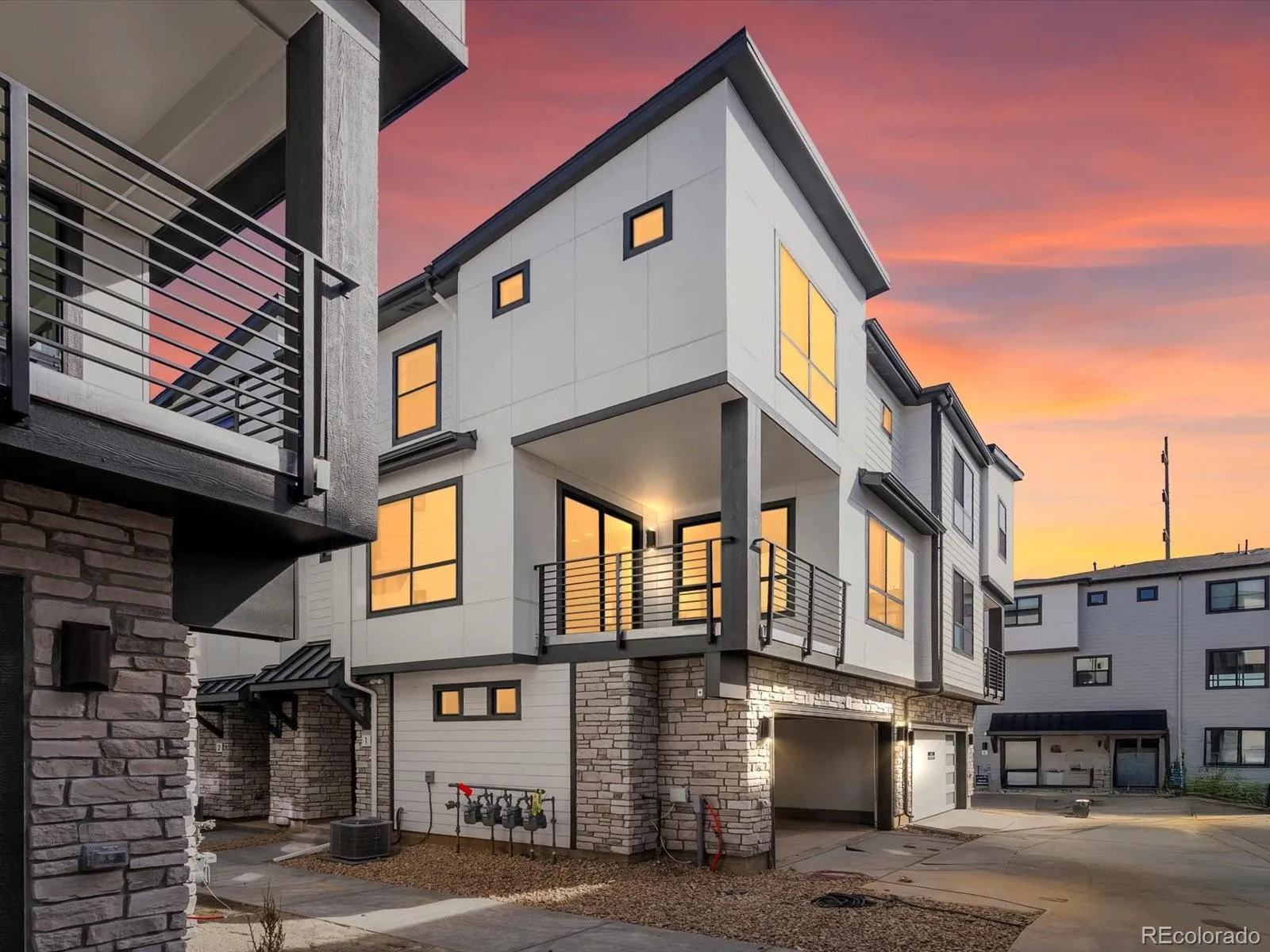 2062 S Holly Street #2 Denver CO 80222 MLS #REC5194767 05232026094419 1600 0