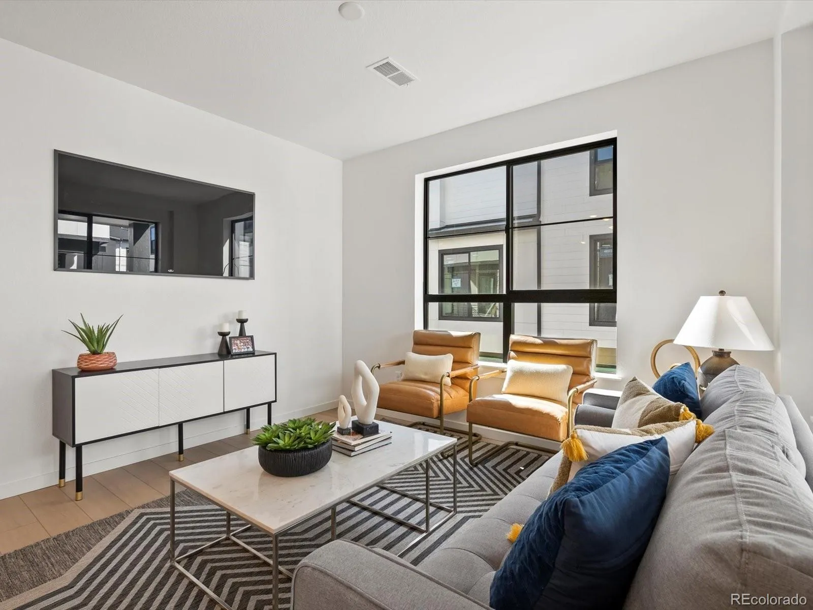 2062 S Holly Street #2 Denver CO 80222 MLS #REC5194767 05232026094419 1600 4