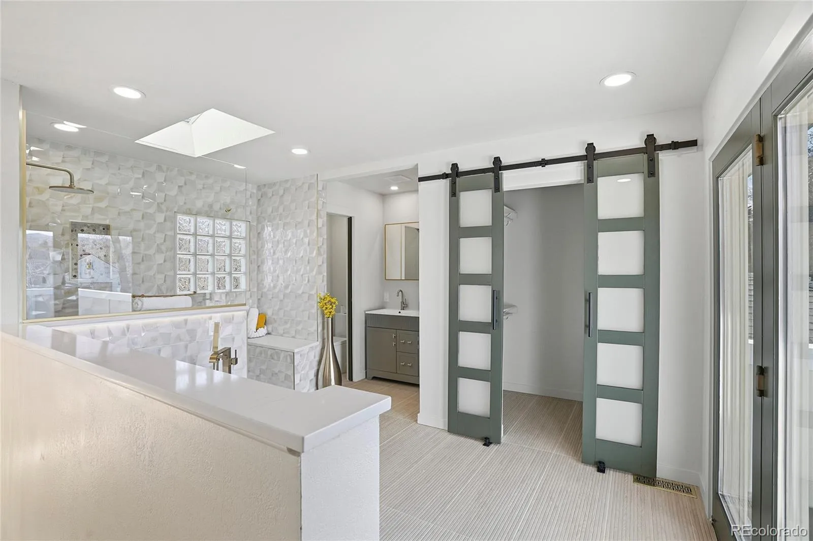 04062026040220 1600 15