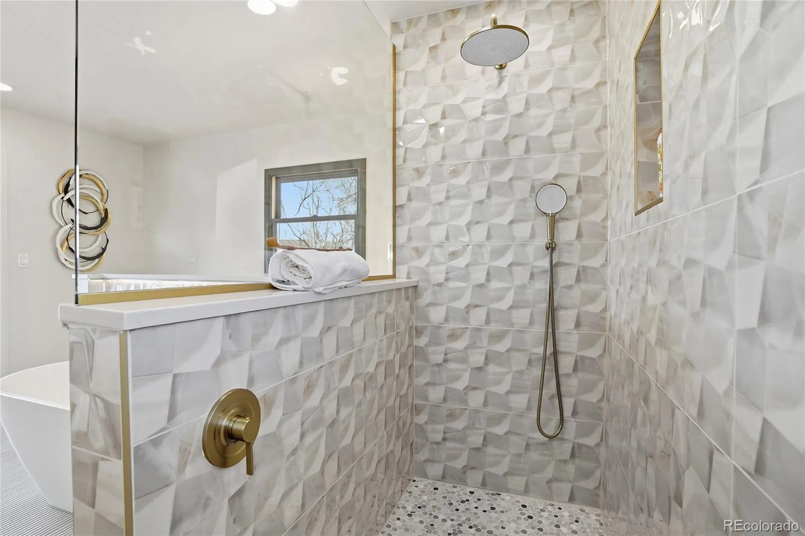 04062026040220 1600 18