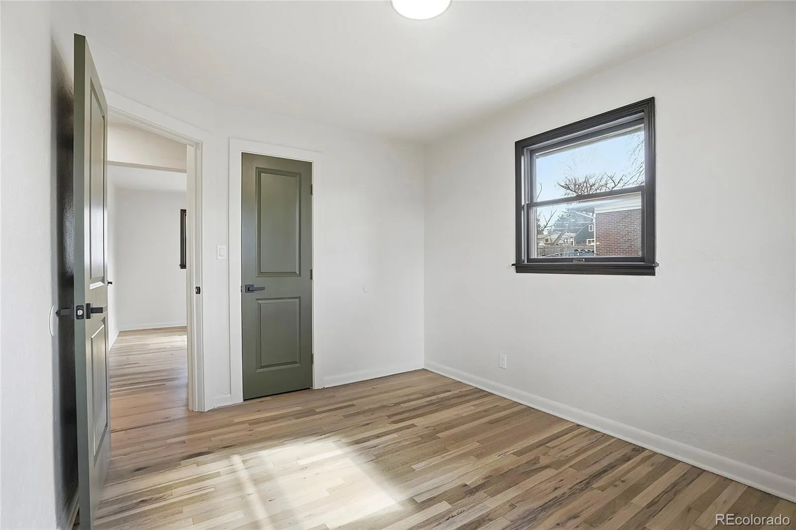 04062026040220 1600 21