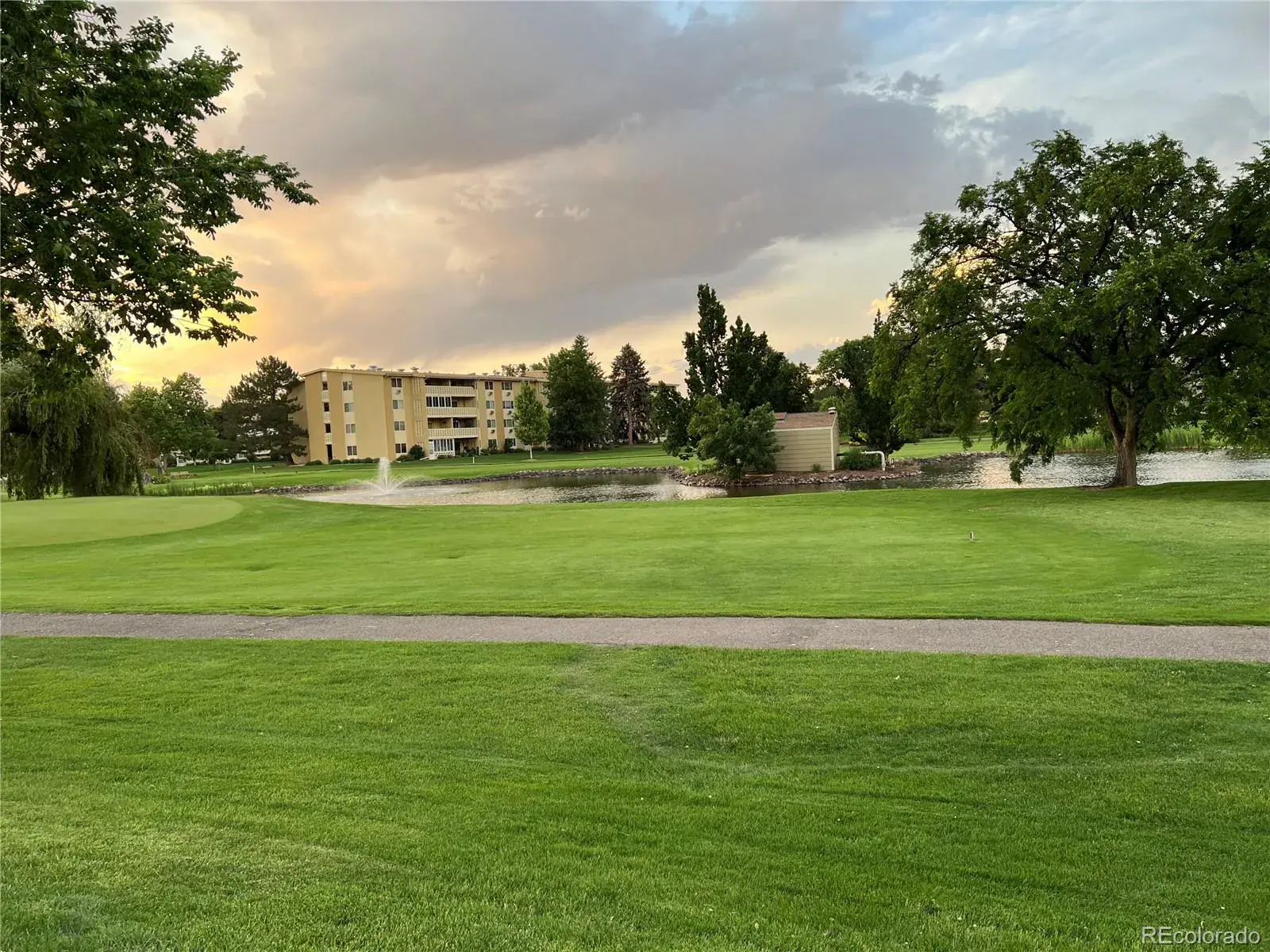 650 S Clinton Street #2A Denver CO 80247 MLS #REC5197094 02062026071742 1600 24