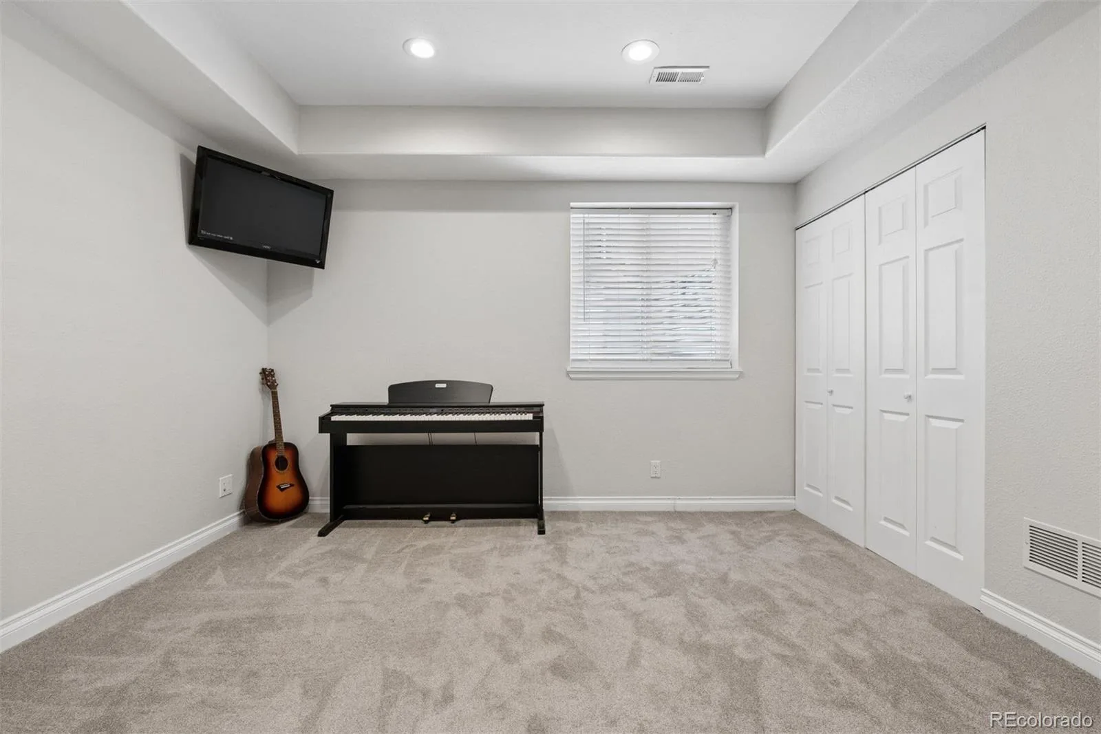 7141 S Elk Court Aurora CO 80016 MLS #REC5203019 07092026230526 1600 42