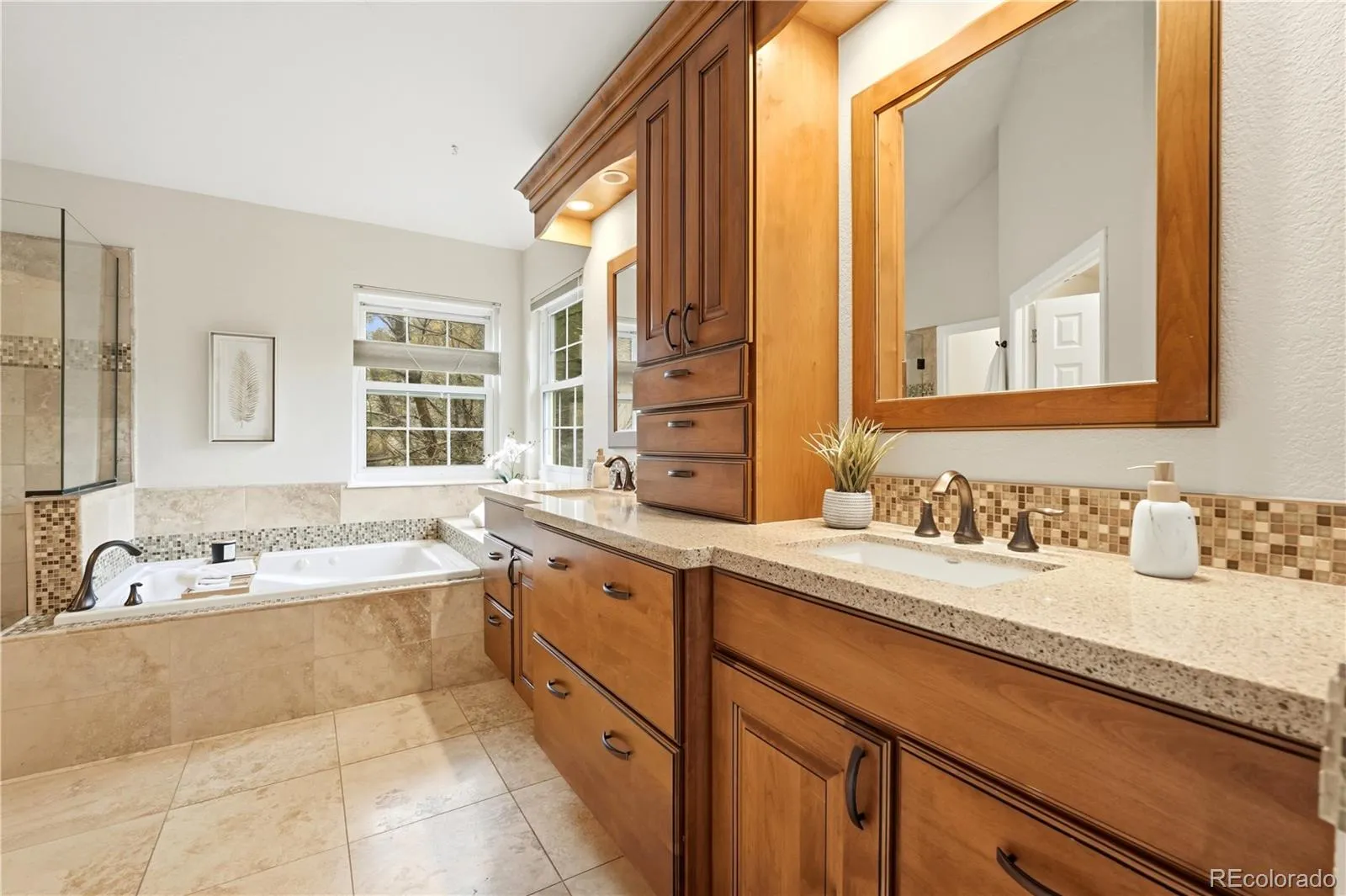 204 Corby Place Castle Pines CO 80108 MLS #REC5205349 05222026221043 1600 23