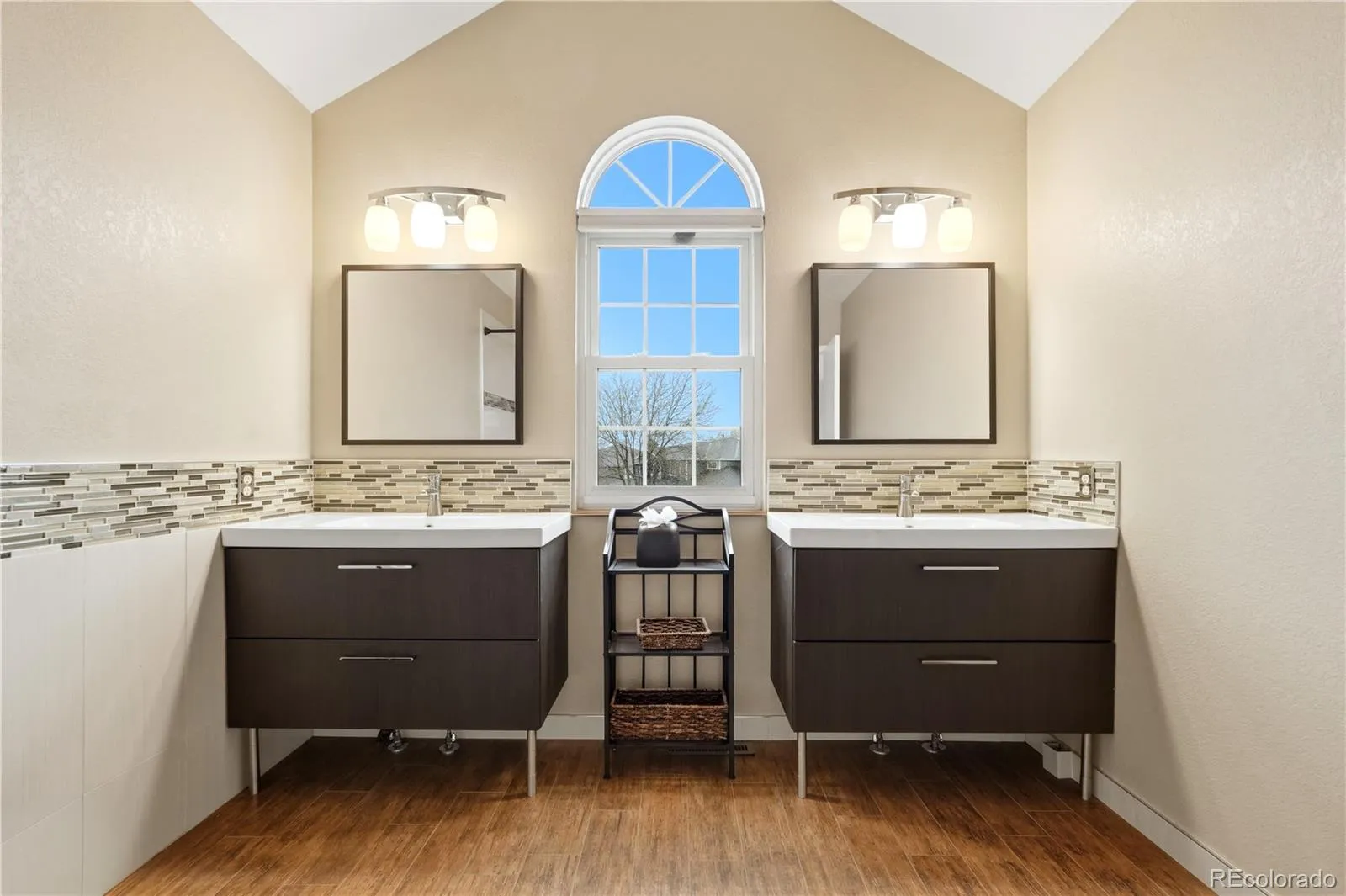 204 Corby Place Castle Pines CO 80108 MLS #REC5205349 05222026221043 1600 30