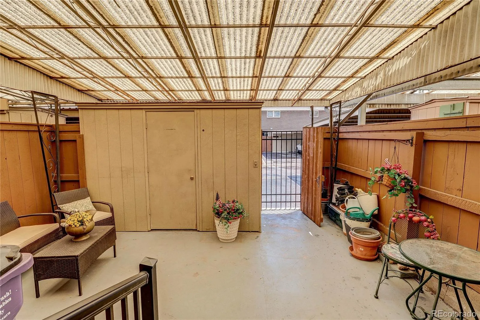 3935 S Boston Denver CO 80237 | MLS #REC5209794 06042026141620 1600 18