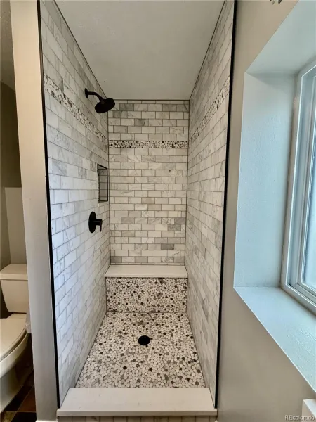 04092026174329 800 18