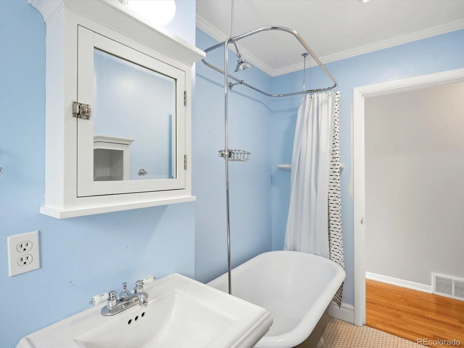 778 W Briarwood Avenue Littleton CO 80120 MLS #REC5212441 07082026222909 1600 36