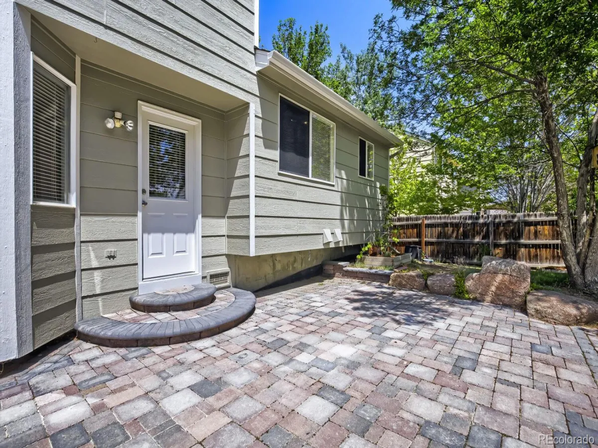 1633 Deerwood Drive Longmont CO 80504 MLS #REC5214990 05152026195827 1200 23