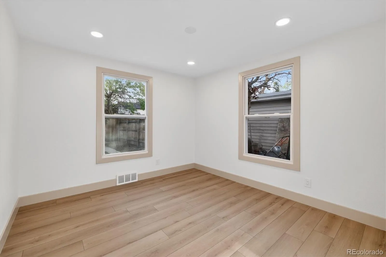 04172026185356 1600 16