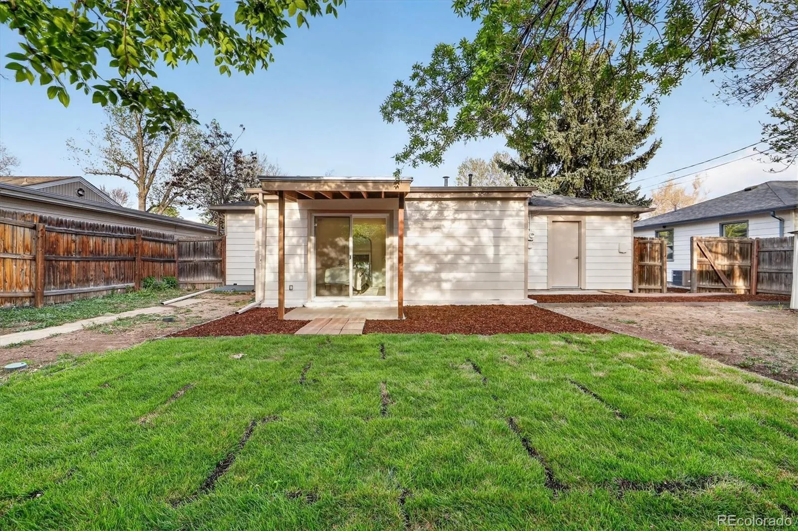 04172026185356 1600 22