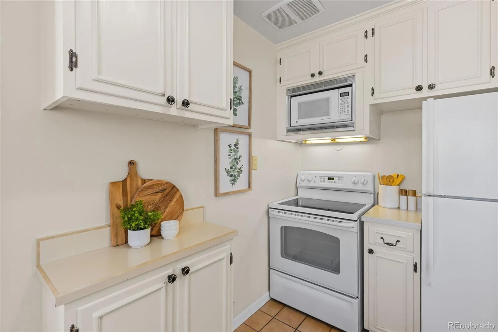 1129 N Jasmine Street Denver CO 80220 MLS #REC5217632 06162026220053 1600 25