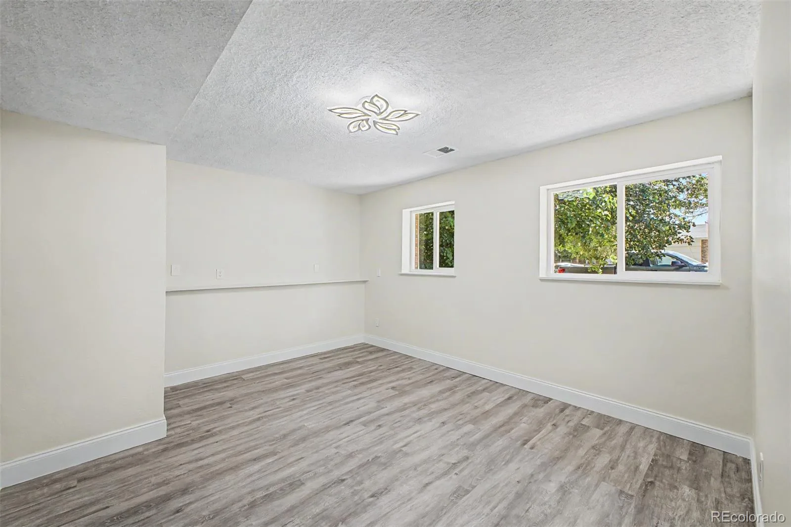 1361 S Andes Street Aurora CO 80017 MLS #REC5218850 06182026155512 1600 30