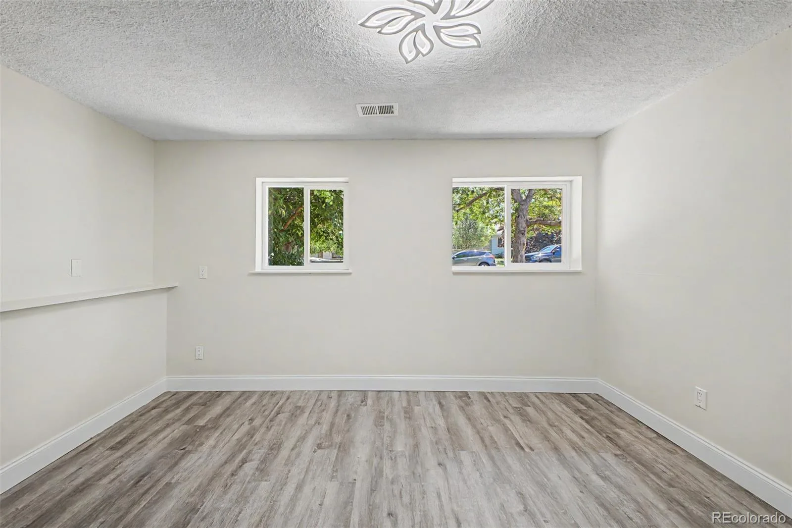 1361 S Andes Street Aurora CO 80017 MLS #REC5218850 06182026155512 1600 31