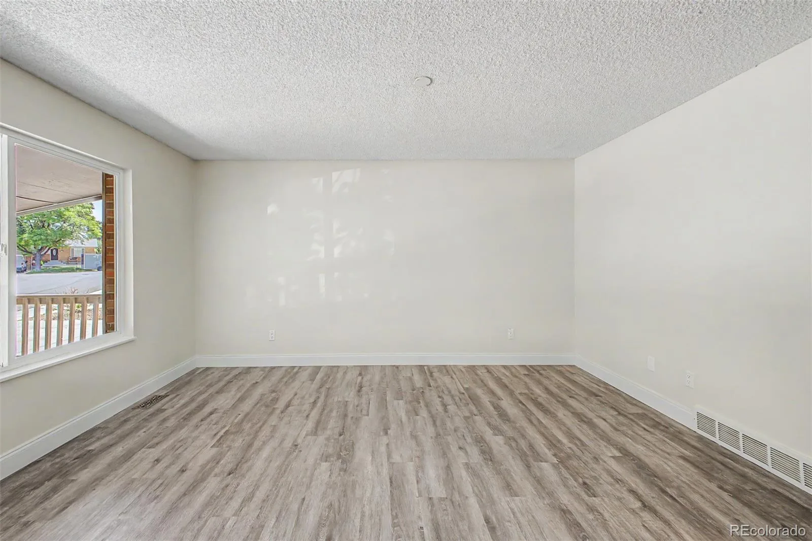 1361 S Andes Street Aurora CO 80017 MLS #REC5218850 06182026155512 1600 6