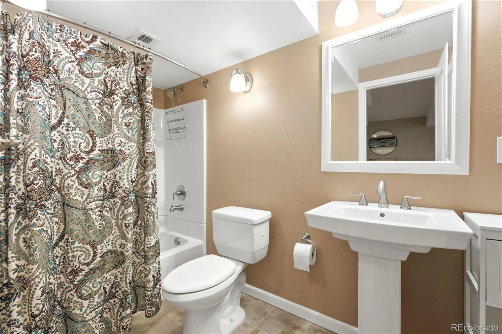 21986 E Oberlin Place Aurora CO 80018 | MLS #REC5222284 07252026222353 1600 23