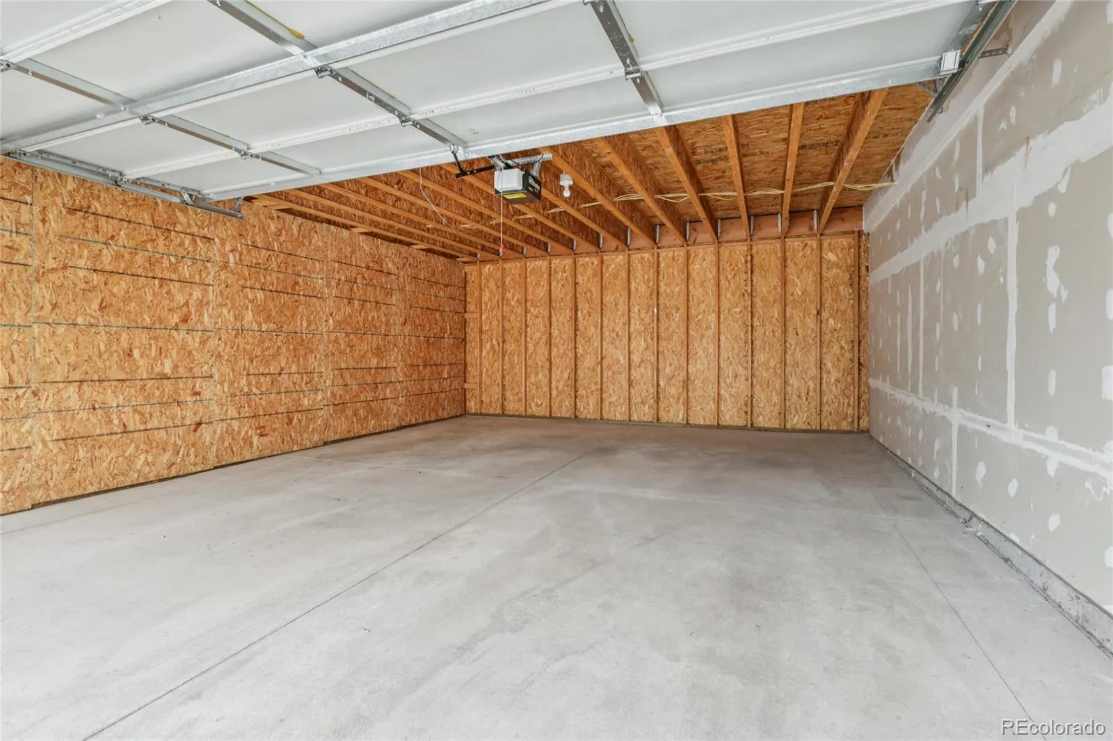 04012026152147 1600 24