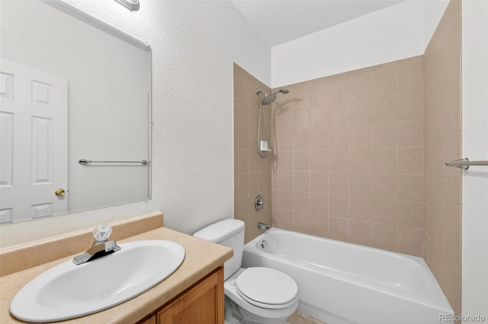 878 S Kalispell Circle #101 #3 Aurora CO 80017 | MLS #REC5225636 06142026233828 1600 26
