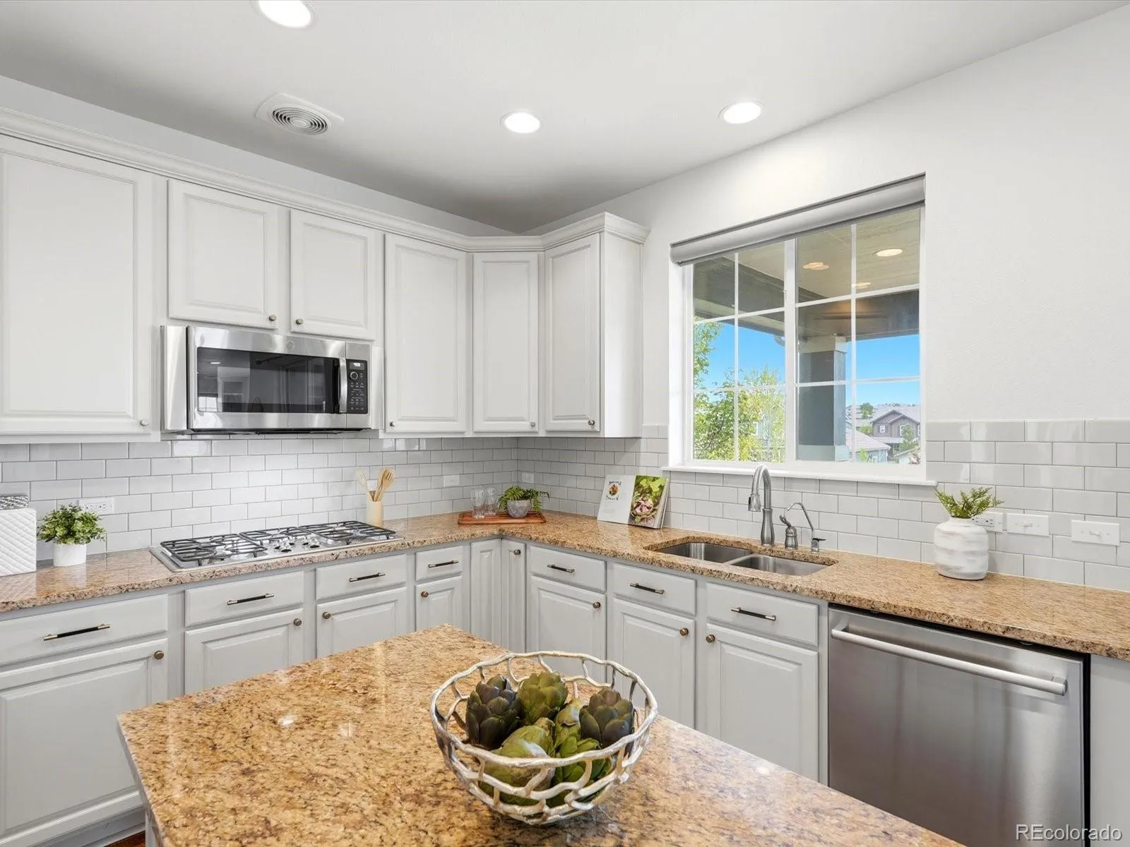 690 Tiger Lily Way Highlands Ranch CO 80126 MLS #REC5226362 05052026041035 1600 14