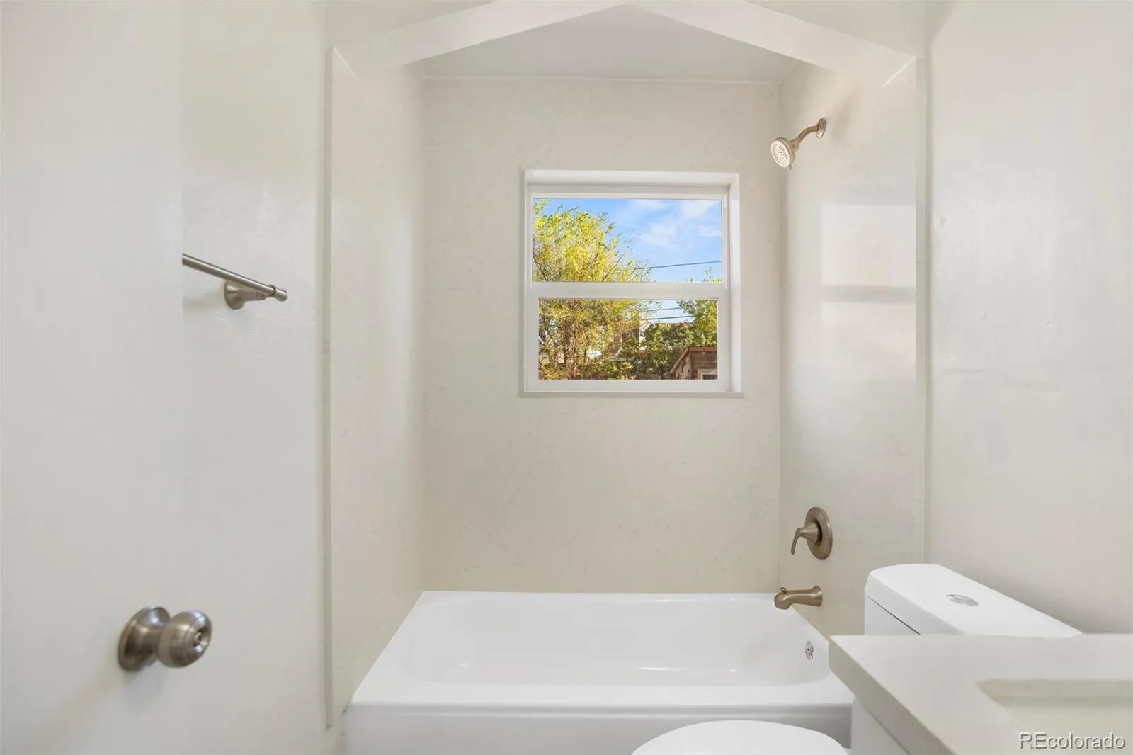 3421 W Dakota Avenue Denver CO 80219 MLS #REC5227082 04172026011108 1600 14