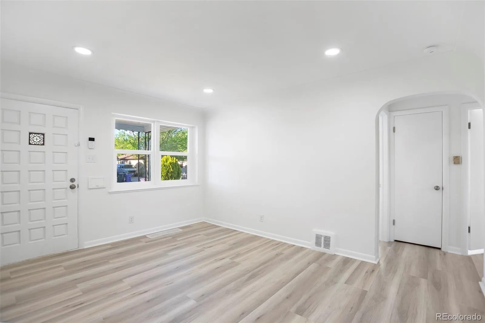 3421 W Dakota Avenue Denver CO 80219 MLS #REC5227082 04172026011108 1600 8