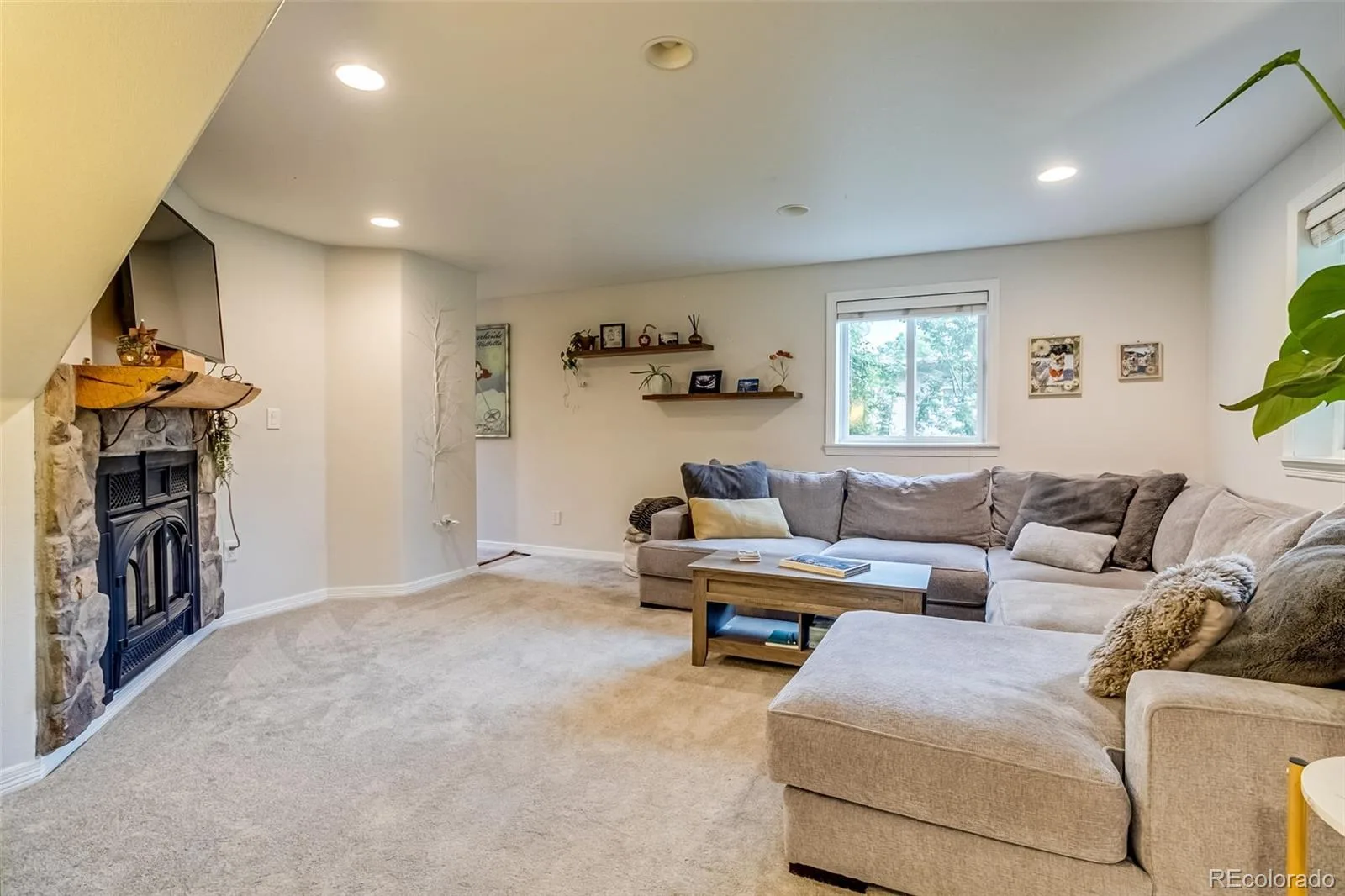 755 Holland Street Lakewood CO 80215 MLS #REC5227783 06022026184553 1600 21