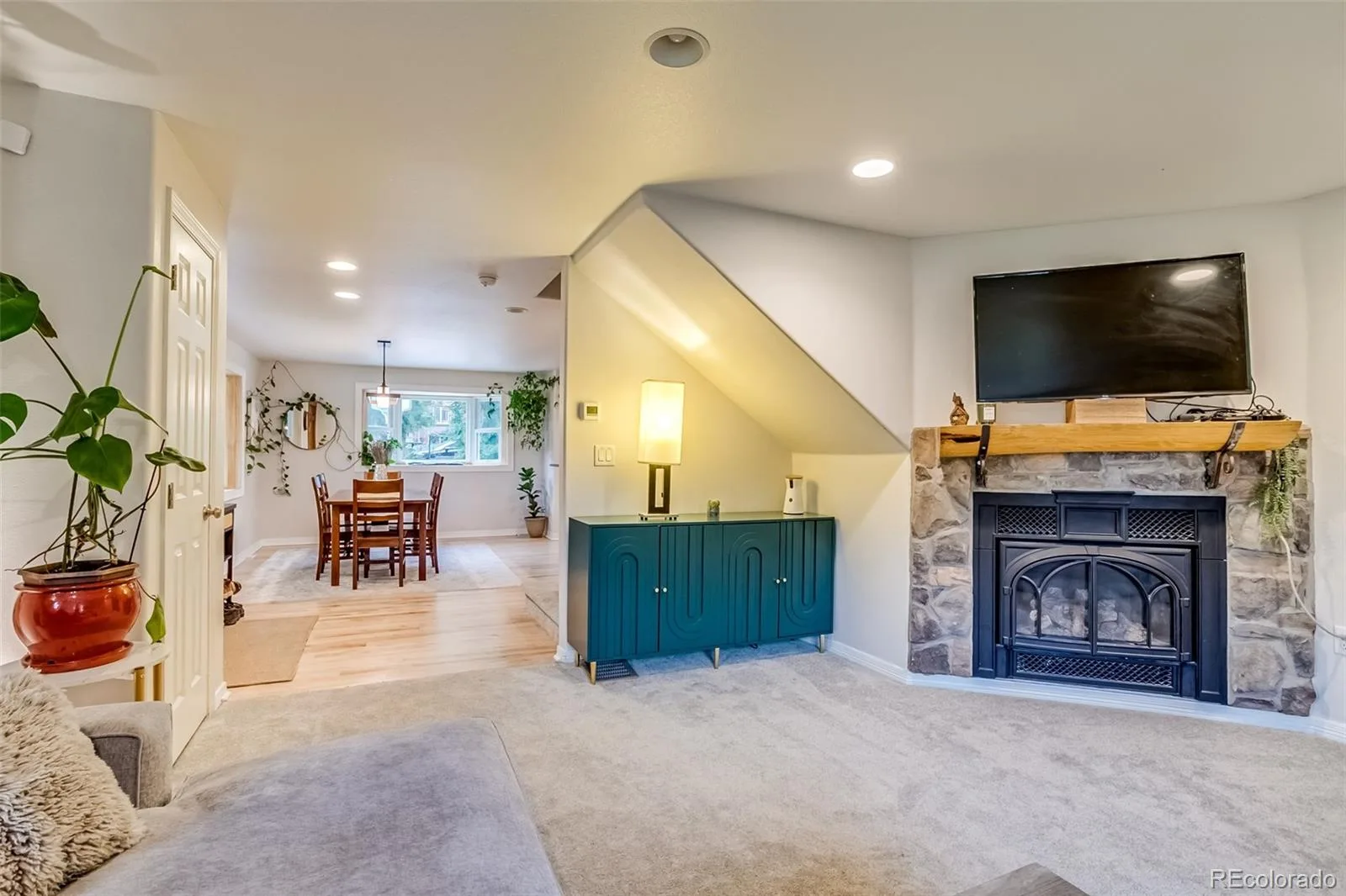 755 Holland Street Lakewood CO 80215 MLS #REC5227783 06022026184553 1600 22