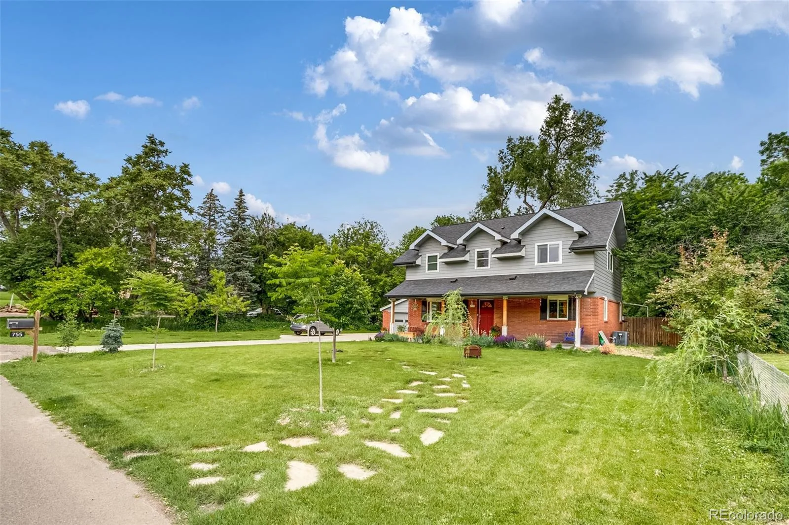 755 Holland Street Lakewood CO 80215 MLS #REC5227783 06022026184553 1600 32
