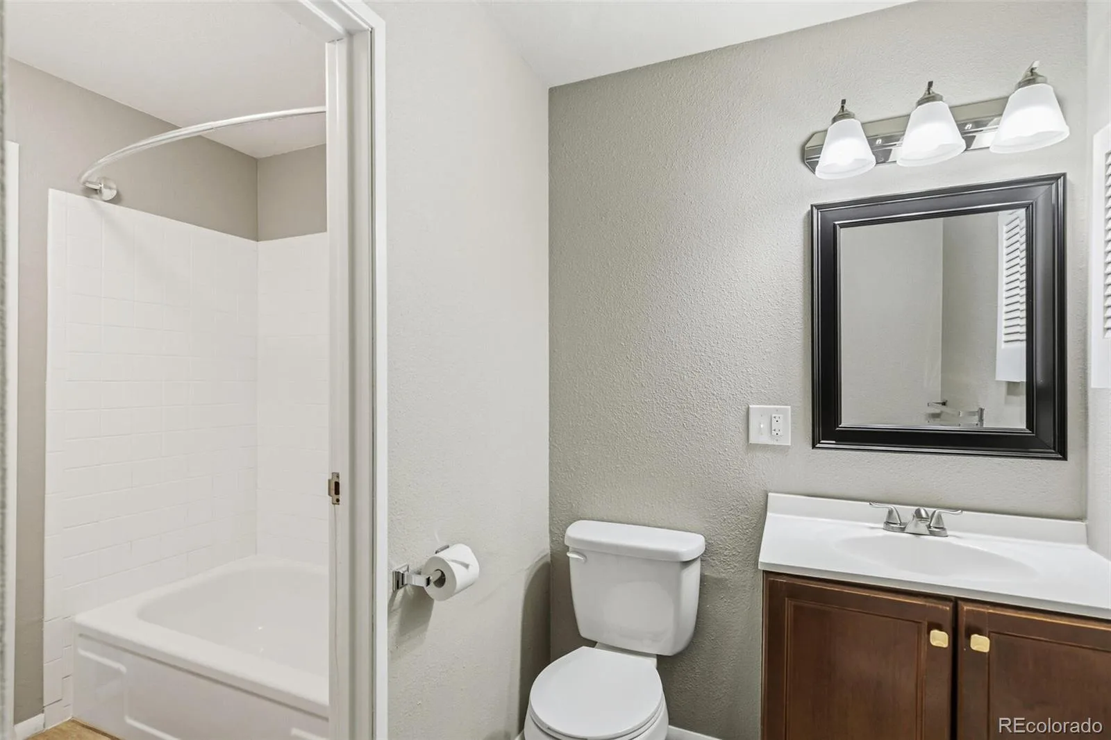 7335 E Quincy Avenue #206 Denver CO 80237 | MLS #REC5230270 08112026210452 1600 19