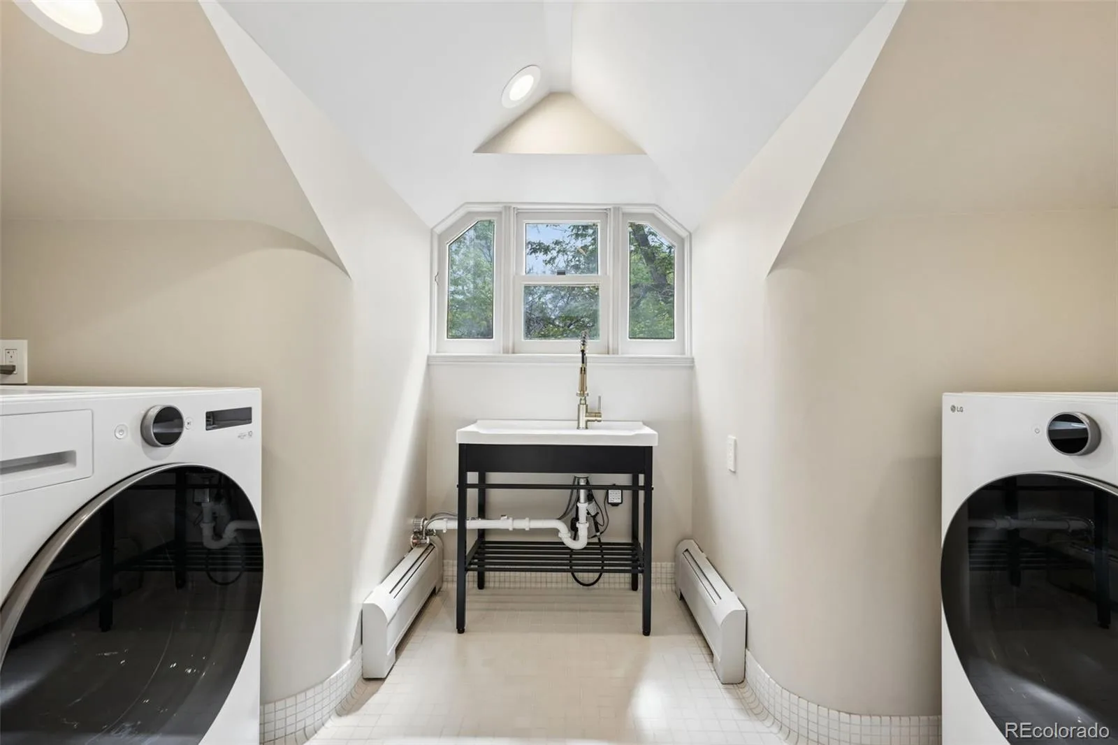 2104 Glenarm Place Denver CO 80205 MLS #REC5232326 06102026182914 1600 39
