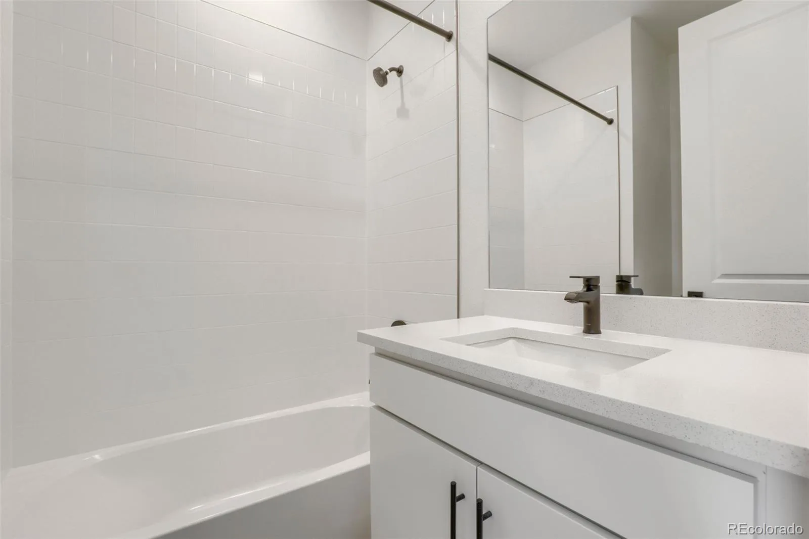 20577 E 62nd Drive Aurora CO 80019 | MLS #REC5239357 08132026185601 1600 19