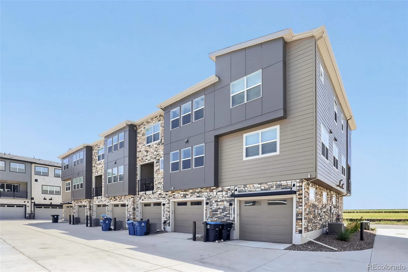 20577 E 62nd Drive Aurora CO 80019 | MLS #REC5239357 08132026185601 1600 20
