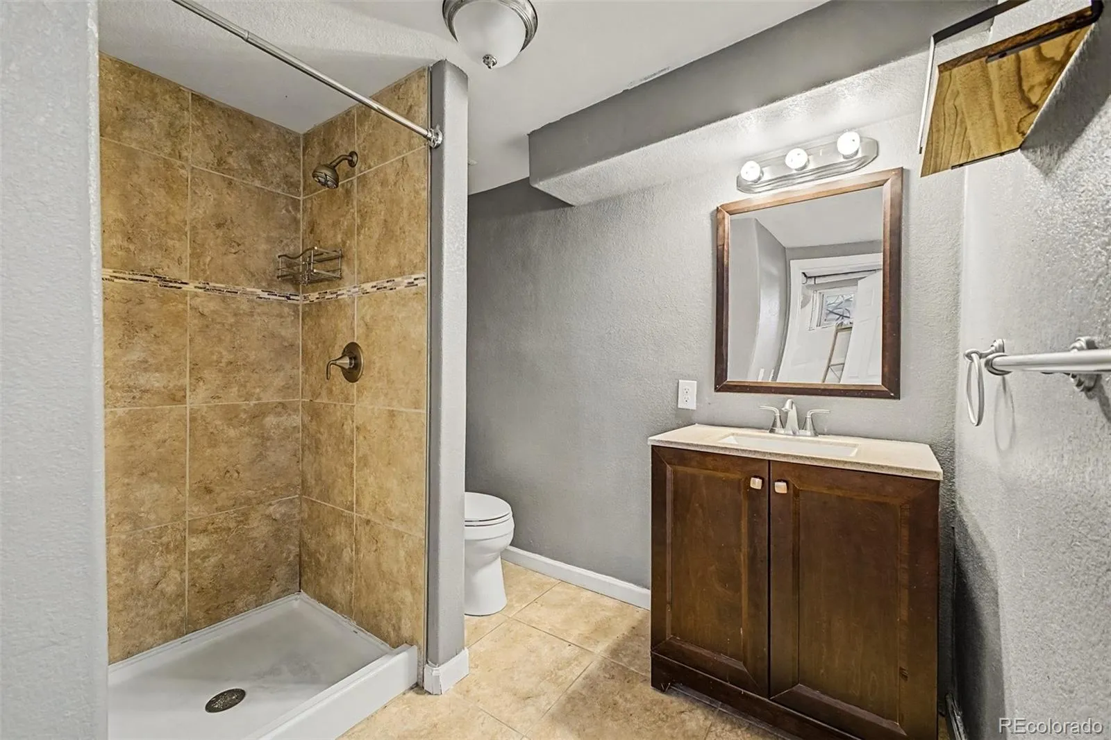 11801 E 17th Avenue Aurora CO 80010 MLS #REC5243160 05122026012356 1600 11