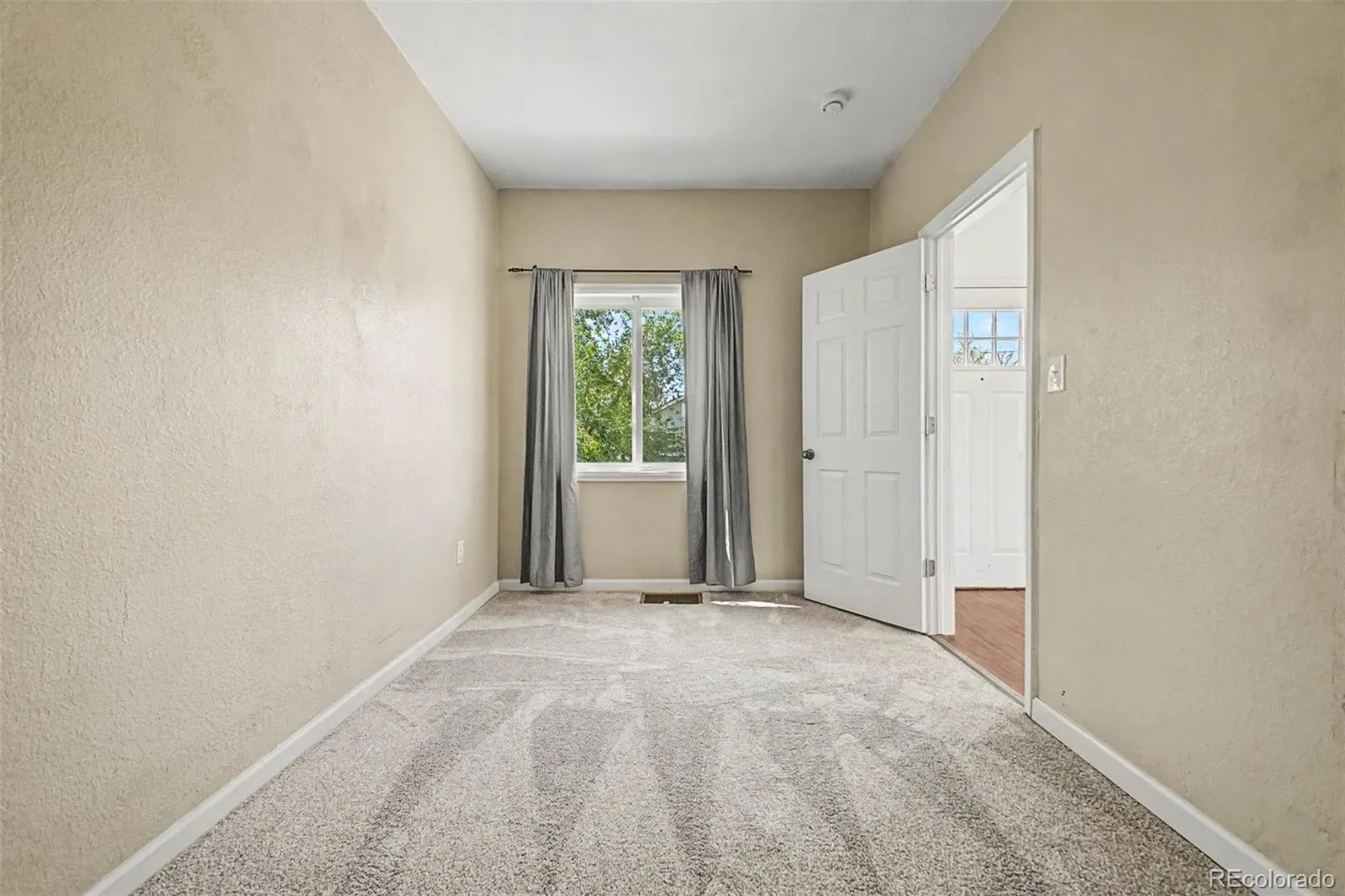 11801 E 17th Avenue Aurora CO 80010 MLS #REC5243160 05122026012356 1600 5