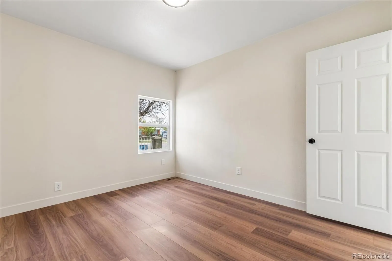 04132026192800 1600 15