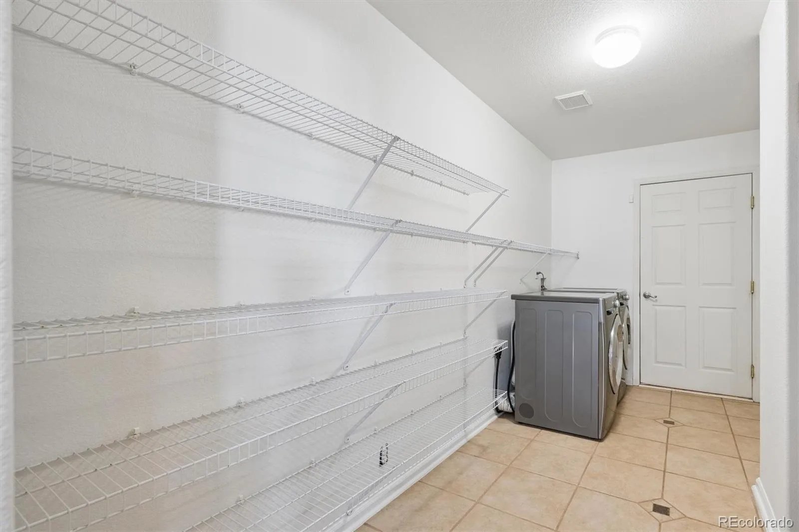 5556 Halifax Court Denver CO 80249 | MLS #REC5248168 08282026144911 1600 13