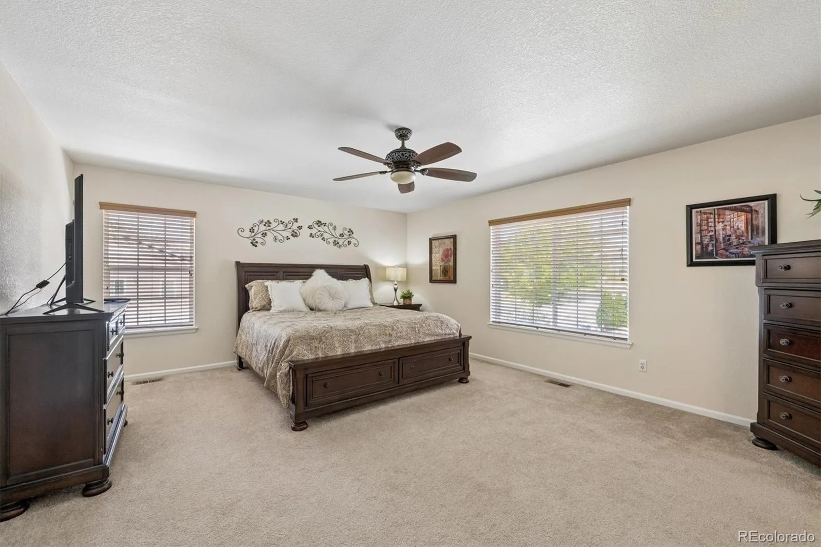 5556 Halifax Court Denver CO 80249 | MLS #REC5248168 08282026144911 1600 14