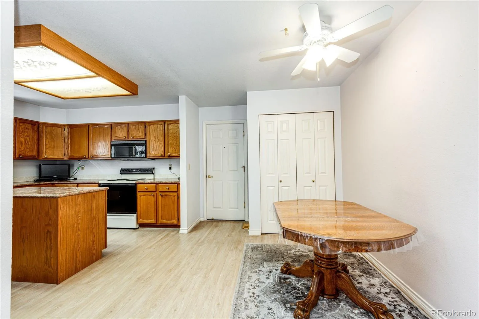 2566 S Independence Court Lakewood CO 80227 | MLS #REC5255437 07302026180811 1600 12