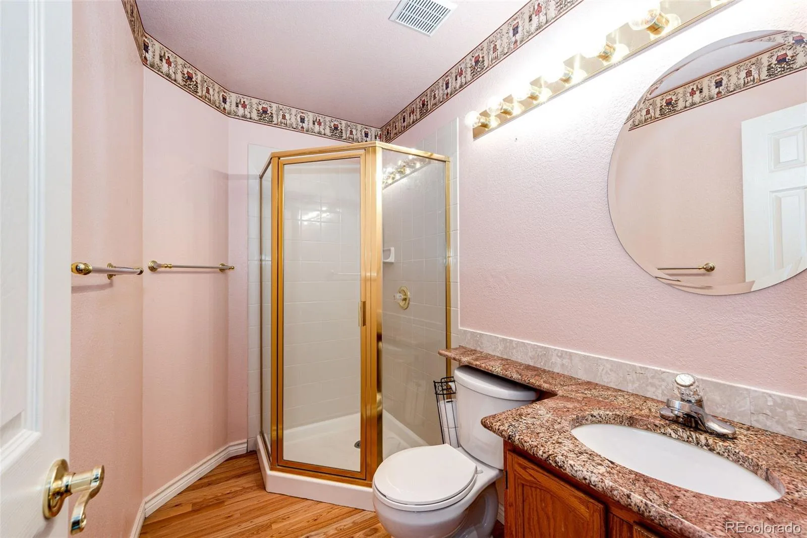 2566 S Independence Court Lakewood CO 80227 | MLS #REC5255437 07302026180811 1600 18