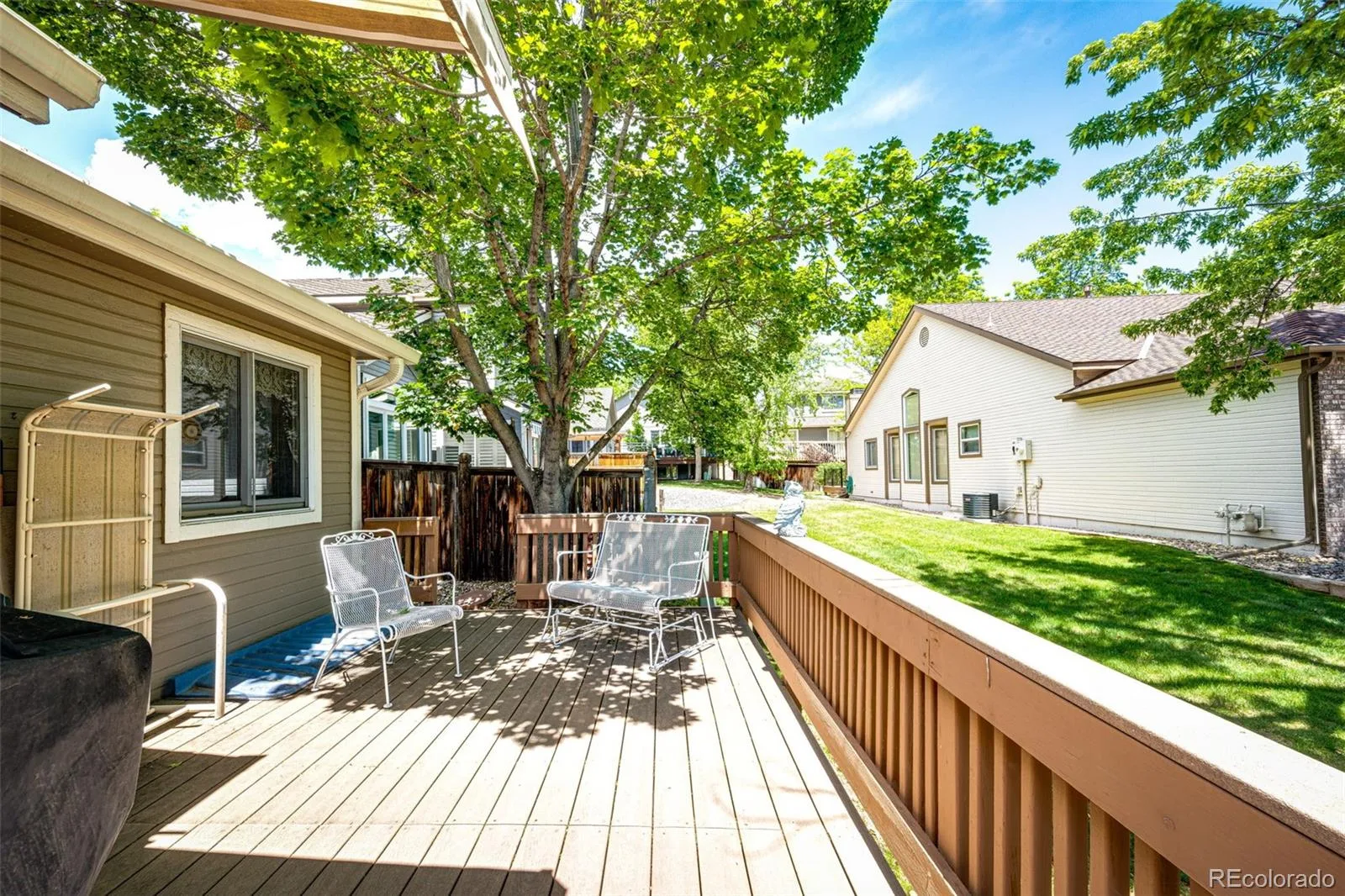 2566 S Independence Court Lakewood CO 80227 | MLS #REC5255437 07302026180811 1600 21