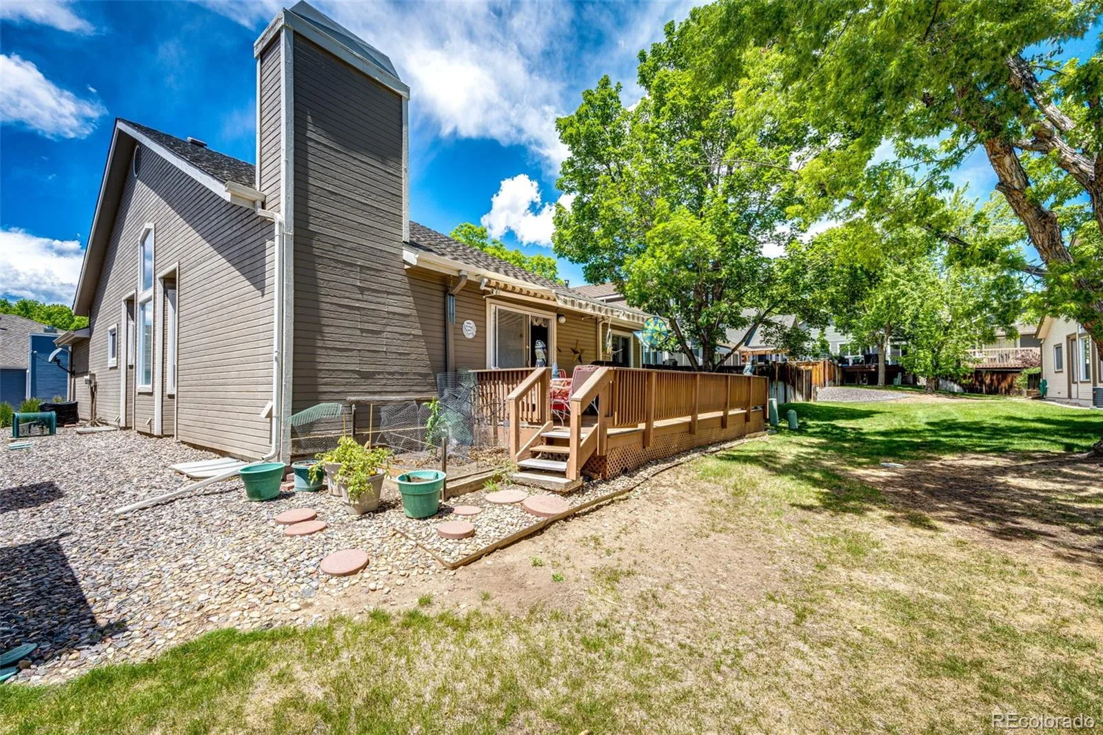 2566 S Independence Court Lakewood CO 80227 | MLS #REC5255437 07302026180811 1600 23