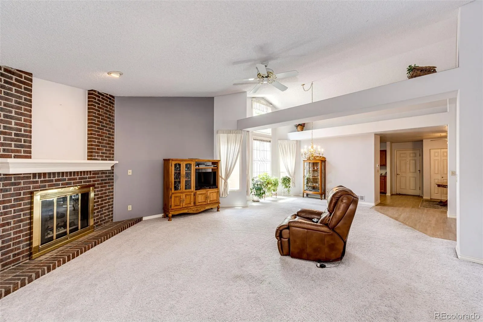 2566 S Independence Court Lakewood CO 80227 | MLS #REC5255437 07302026180811 1600 6