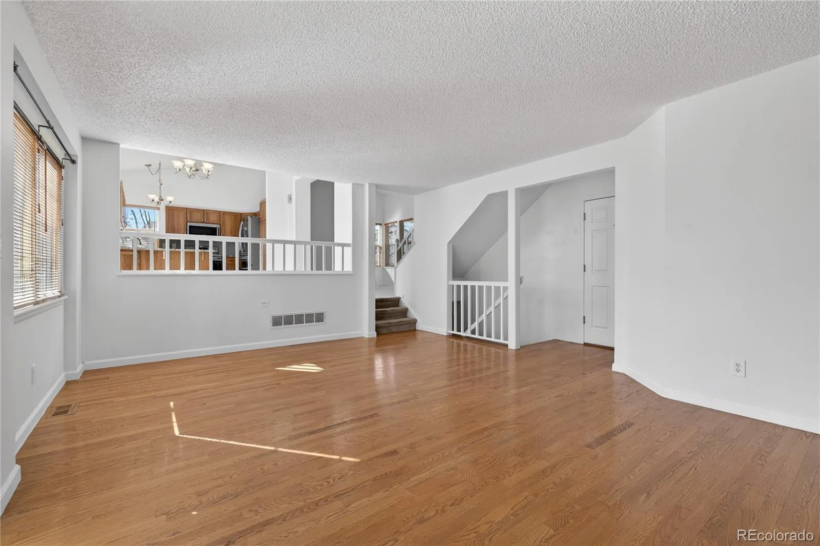 8504 Zang Court Arvada CO 80005 | MLS #REC5255753 08232026024604 1600 15
