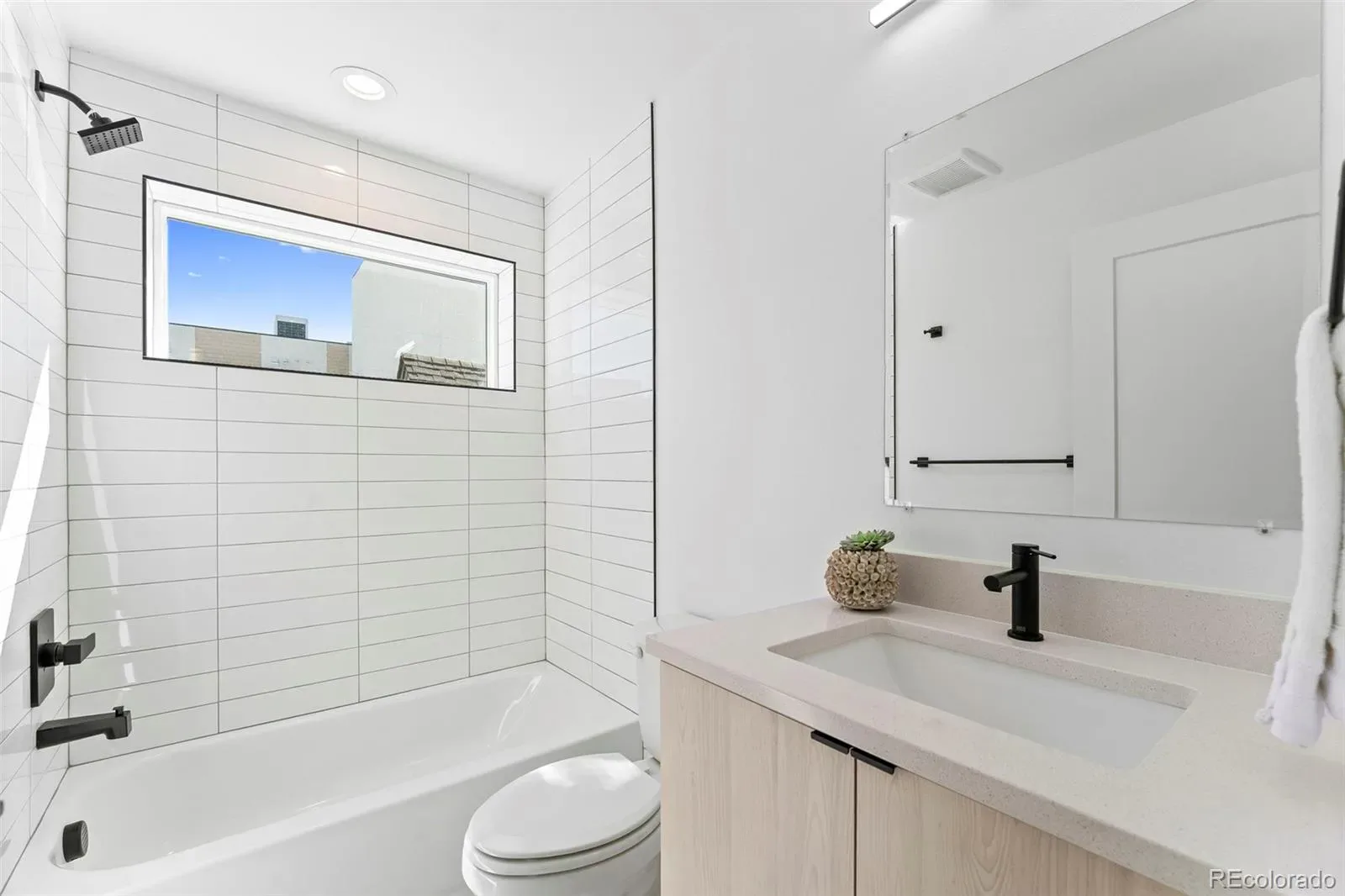 03192026190453 1600 22