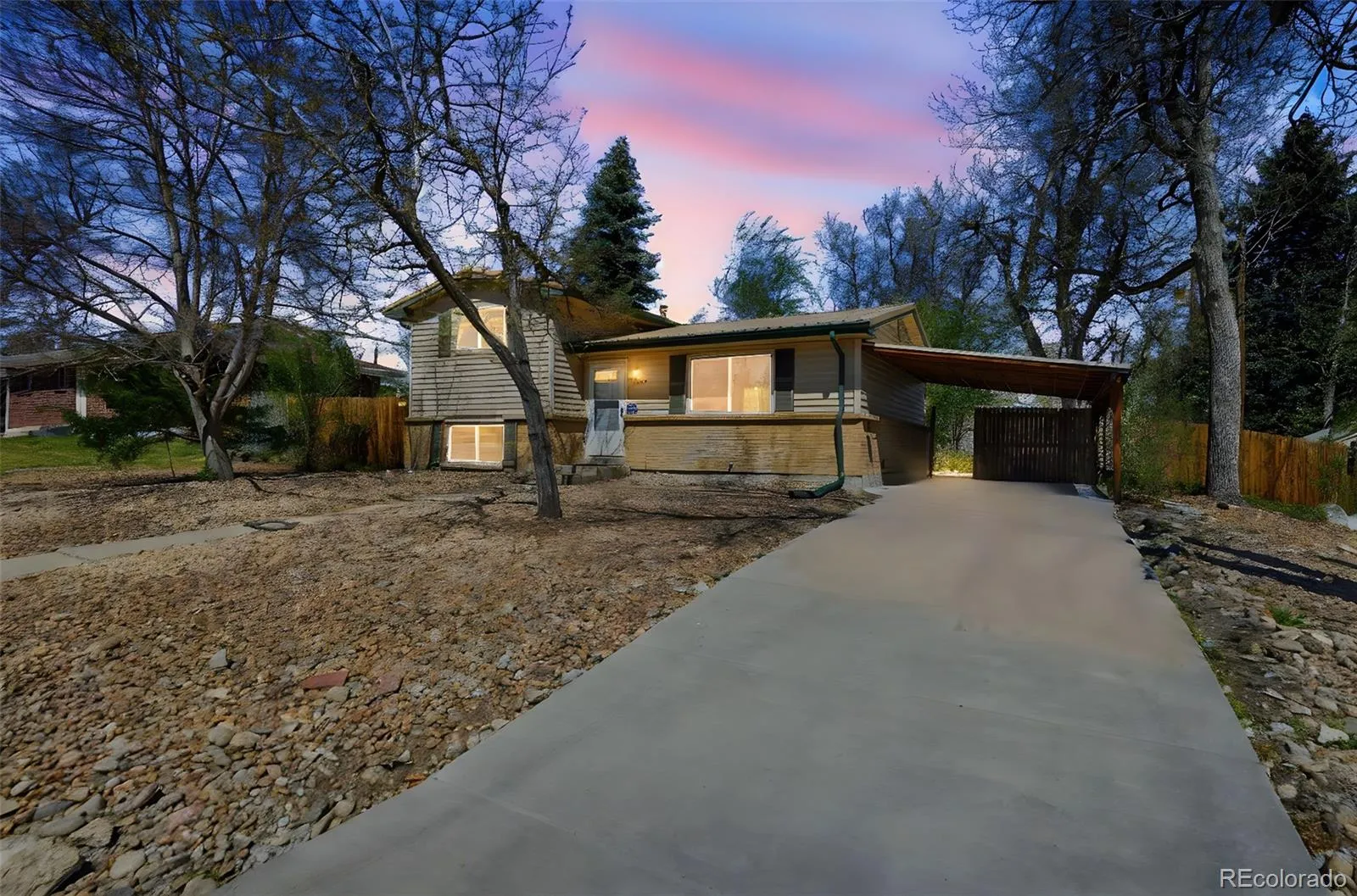 04072026230410 1600 0