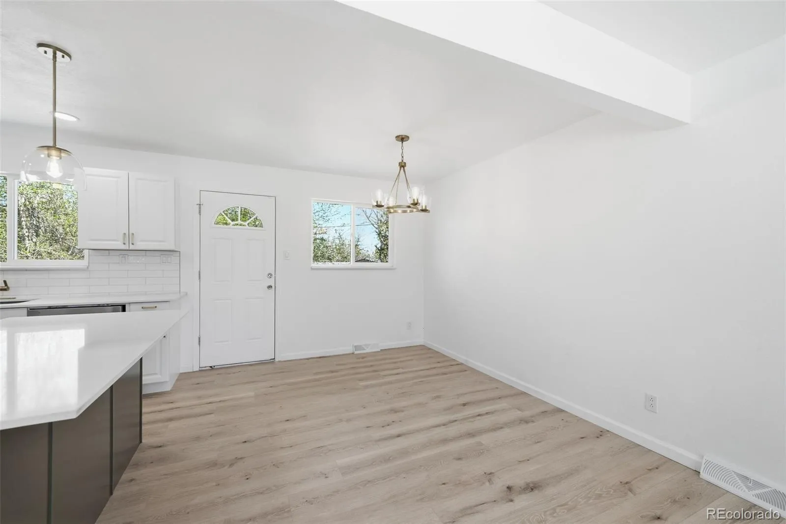 04072026230410 1600 16