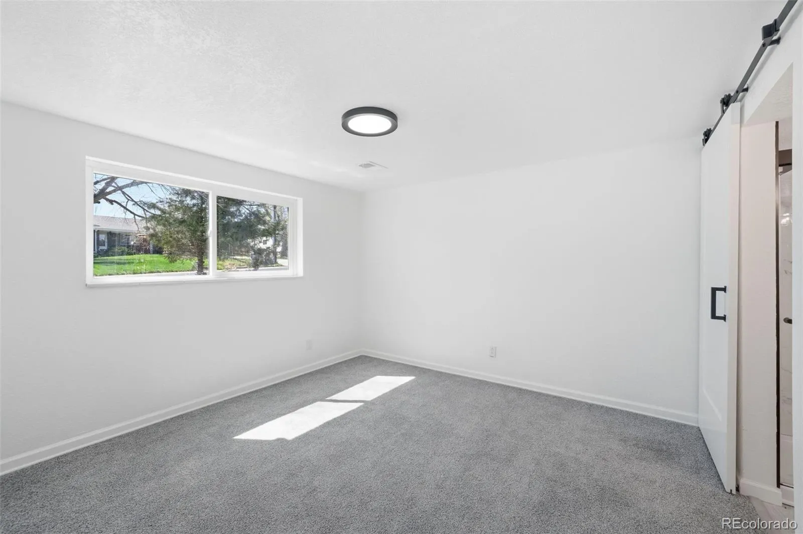 04072026230410 1600 18