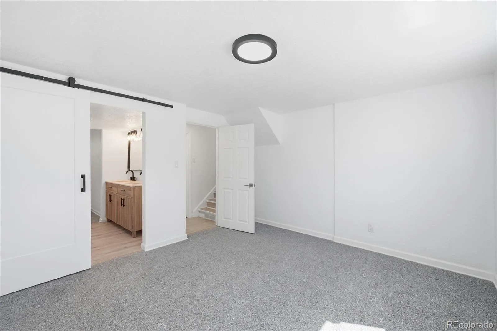 04072026230410 1600 19